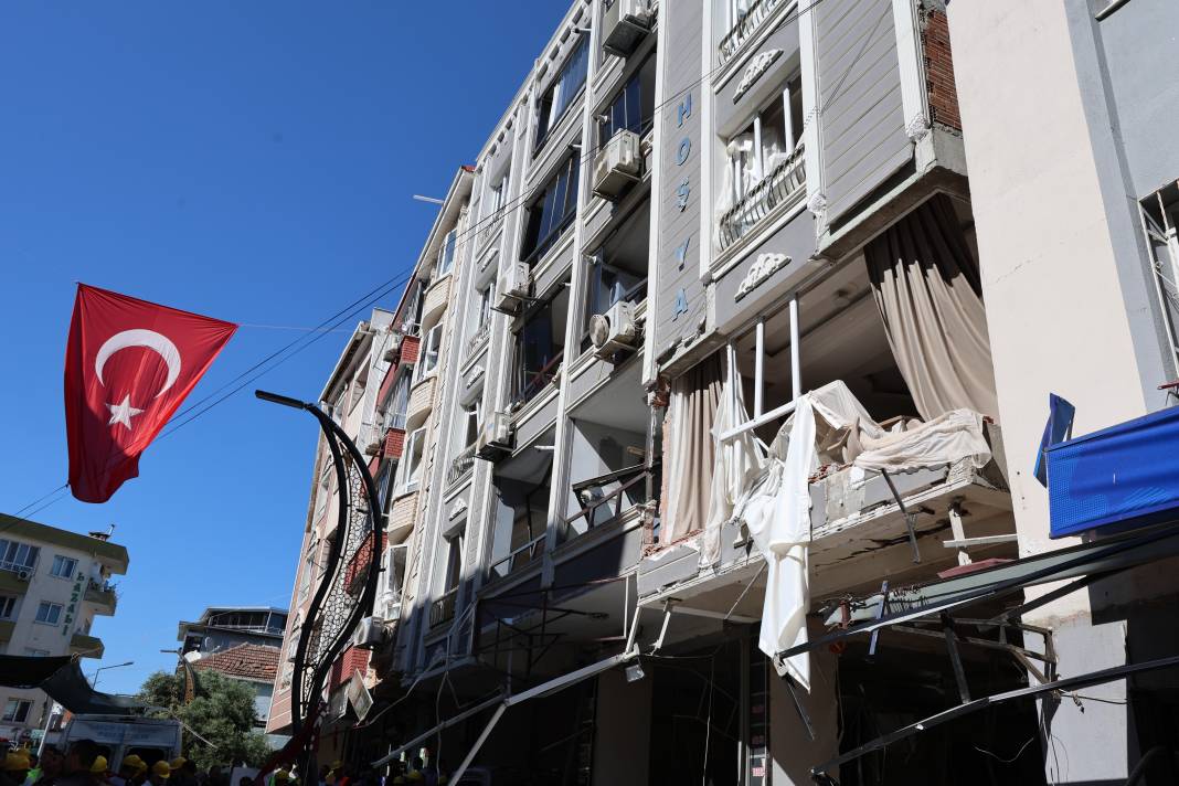 İzmir’deki faciada kahreden detaylar: Kimi kendine ayakkabı bakıyordu kimi pazara gidiyordu 38